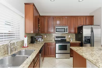 17086 N 184th Drive, Surprise, AZ 85374 - Photo 8