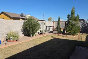 8146 W Pineveta Dr, Arizona City, AZ 85123 - Photo 24