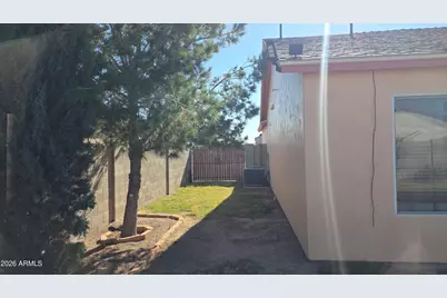 8146 W Pineveta Drive, Arizona City, AZ 85123 - Photo 20