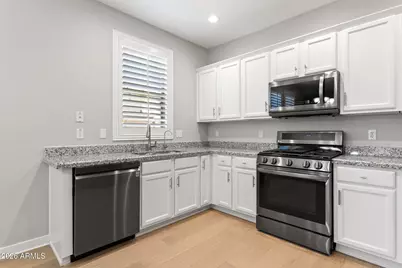 17850 N 68th Street #1011, Phoenix, AZ 85054 - Photo 10