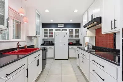 10037 W Mountain View Road, Sun City, AZ 85351 - Photo 20