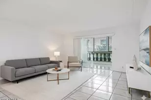 7930 E Camelback Rd, Scottsdale, AZ 85251 - Photo 2