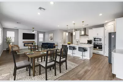 17635 W Red Fox Road W, Surprise, AZ 85387 - Photo 4