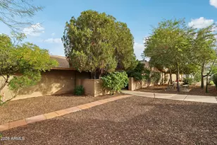 10049 North 25th Pl, Phoenix, AZ 85028 - Photo 8