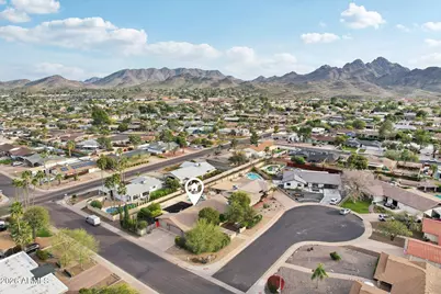 10049 N 25th Place, Phoenix, AZ 85028 - Photo 2