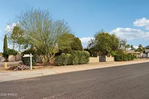 10049 North 25th Pl, Phoenix, AZ 85028 - Photo 4