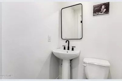 3034 N 39th Street #12, Phoenix, AZ 85018 - Photo 8