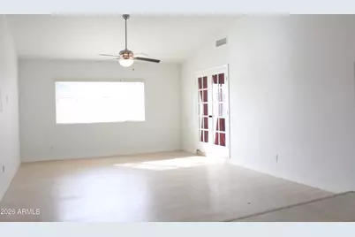 7301 W Canterbury Drive, Peoria, AZ 85345 - Photo 8