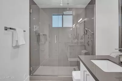 8740 E Monte Vista Road, Scottsdale, AZ 85257 - Photo 12