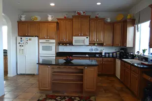 18232 W Las Cruces Dr, Goodyear, AZ 85338 - Photo 4