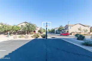 8119 W Lynwood St, Phoenix, AZ 85043 - Photo 32