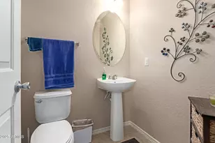8119 W Lynwood St, Phoenix, AZ 85043 - Photo 12