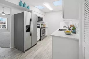 10030 W Royal Oak Rd, Sun City, AZ 85351 - Photo 4