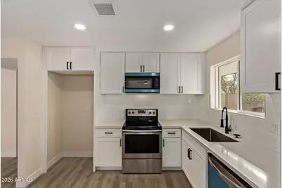 10207 W Alabama Avenue, Sun City, AZ 85351 - Photo 10