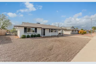 10207 W Alabama Avenue, Sun City, AZ 85351 - Photo 2