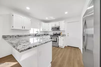 12011 N 79th Lane, Peoria, AZ 85345 - Photo 10