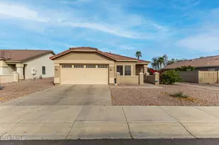 1022 E Pedro Rd, Phoenix, AZ 85042 - Photo 1