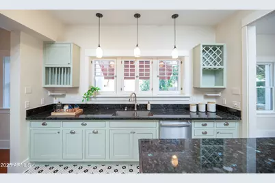 69 W Lynwood Street, Phoenix, AZ 85003 - Photo 12