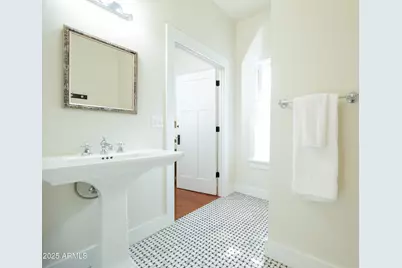 69 W Lynwood Street, Phoenix, AZ 85003 - Photo 18