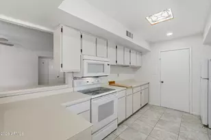 26402 S Lakemont Dr, Sun Lakes, AZ 85248 - Photo 4