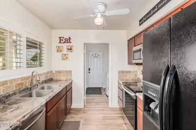 13830 N 30th Lane, Phoenix, AZ 85053 - Photo 8