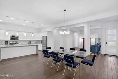 939 E Paseo Way, Phoenix, AZ 85042 - Photo 10