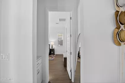 939 E Paseo Way, Phoenix, AZ 85042 - Photo 24