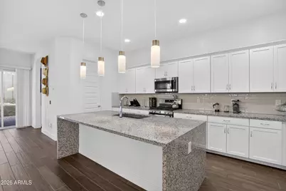 939 E Paseo Way, Phoenix, AZ 85042 - Photo 14