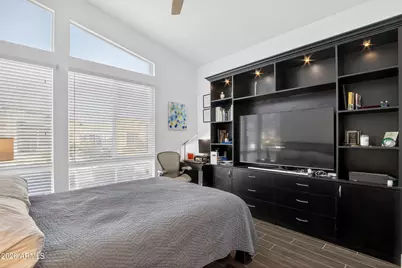 939 E Paseo Way, Phoenix, AZ 85042 - Photo 50