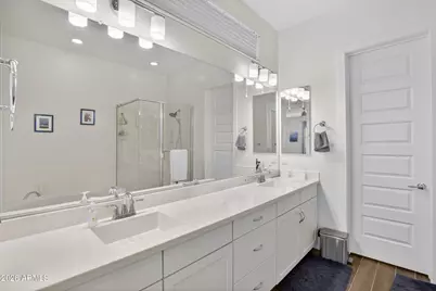 939 E Paseo Way, Phoenix, AZ 85042 - Photo 30