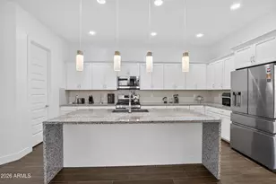 939 E Paseo Way, Phoenix, AZ 85042 - Photo 16