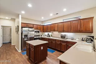 16418 W Desert Lily Dr, Surprise, AZ 85387 - Photo 14