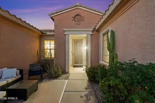 16418 W Desert Lily Dr, Surprise, AZ 85387 - Photo 2