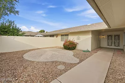 10010 W Manzanita Drive, Sun City, AZ 85373 - Photo 8