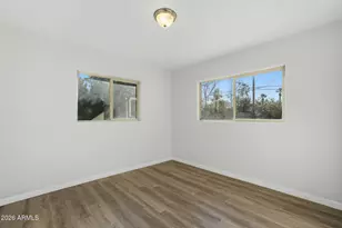 2221 E Osborn Rd, Phoenix, AZ 85016 - Photo 14