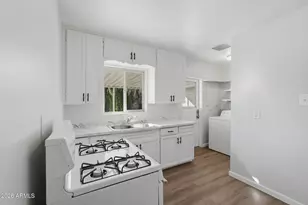 2221 E Osborn Rd, Phoenix, AZ 85016 - Photo 6