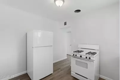 2221 E Osborn Road, Phoenix, AZ 85016 - Photo 8