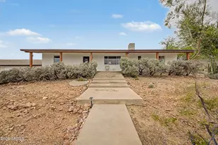 1702 E Griswold Rd, Phoenix, AZ 85020 - Photo 2
