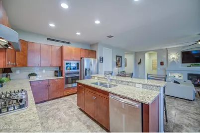 192 W Hackberry Avenue, San Tan Valley, AZ 85140 - Photo 4