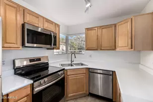 1880 E Morten Ave, Phoenix, AZ 85020 - Photo 6