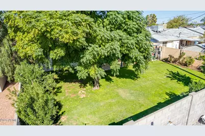 8151 W Clarendon Avenue, Phoenix, AZ 85033 - Photo 38