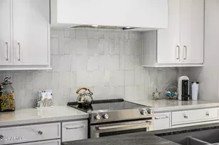 10215 N 100th Pl, Scottsdale, AZ 85258 - Photo 18