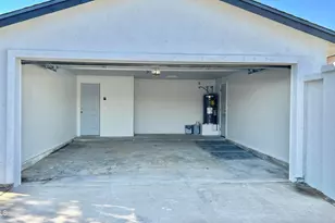 2042 N 64th Dr, Phoenix, AZ 85035 - Photo 4