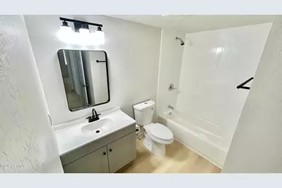 2042 N 64th Drive, Phoenix, AZ 85035 - Photo 28