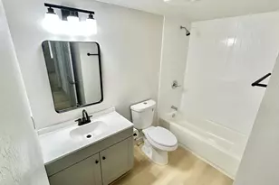 2042 N 64th Dr, Phoenix, AZ 85035 - Photo 28