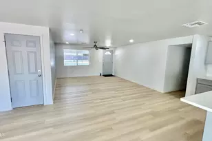 2042 N 64th Dr, Phoenix, AZ 85035 - Photo 6