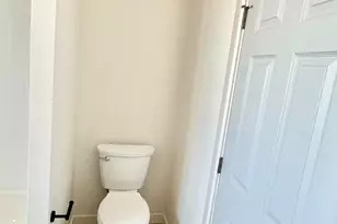 2042 N 64th Dr, Phoenix, AZ 85035 - Photo 32