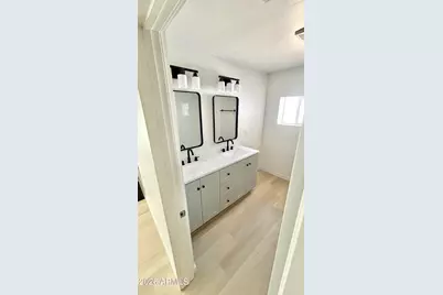 2042 N 64th Drive, Phoenix, AZ 85035 - Photo 30