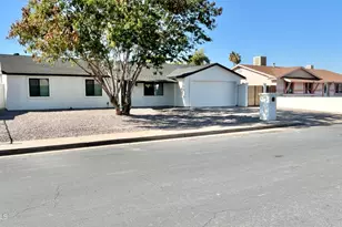 2042 N 64th Dr, Phoenix, AZ 85035 - Photo 2