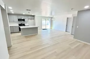 2042 N 64th Dr, Phoenix, AZ 85035 - Photo 8